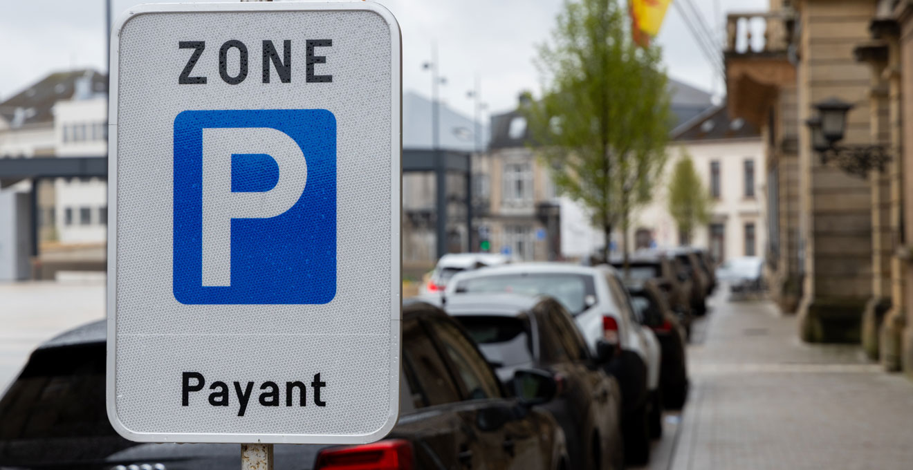 panneaux de ville en zone urbaine